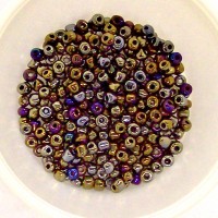 11/0 Green Iris Seed Bulk