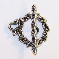 Pewter Wreath Toggle