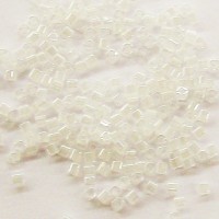TOHO 1.5 Cube White Pearl